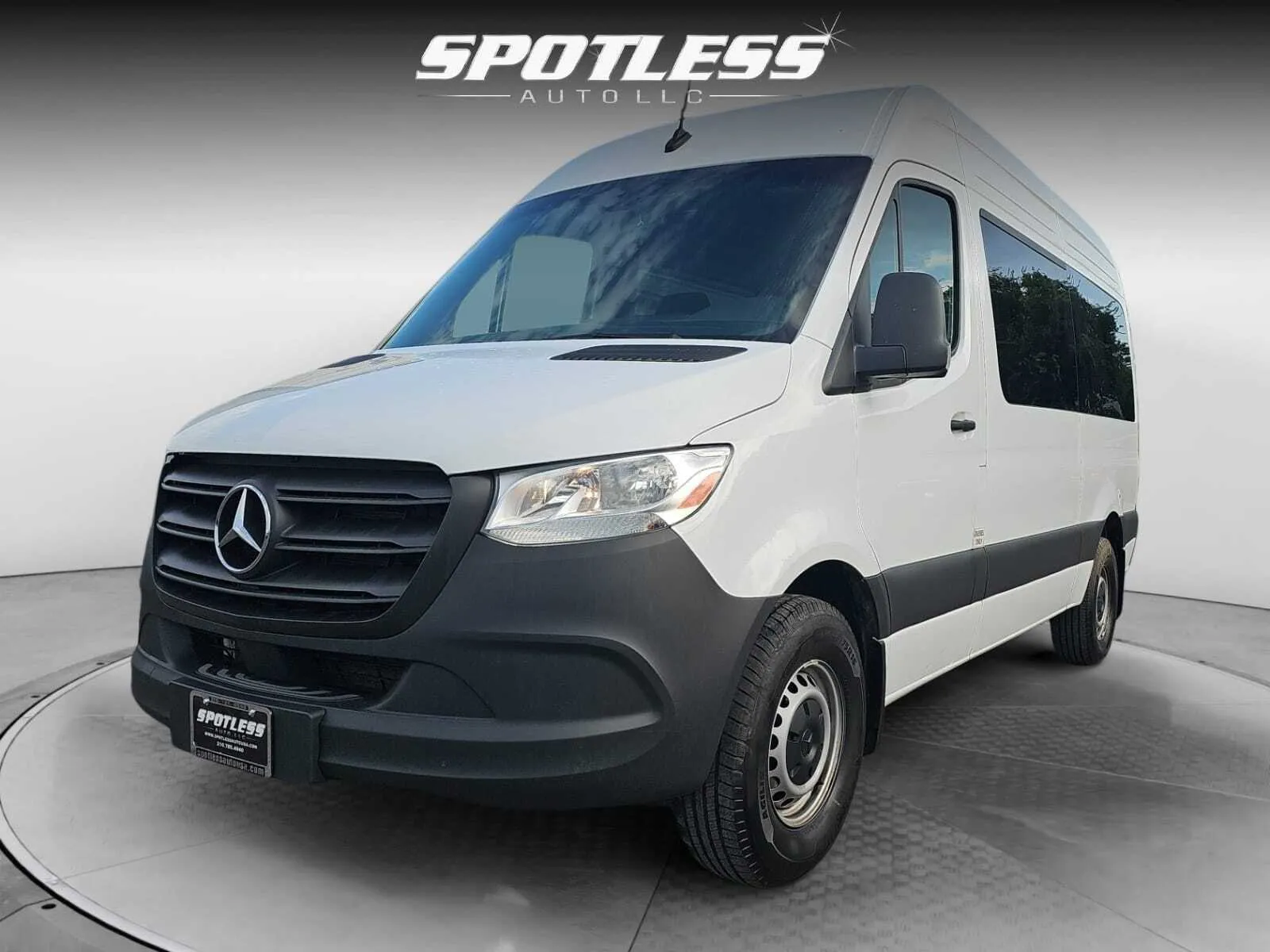 Mercedes-Benz Sprinter photo 10