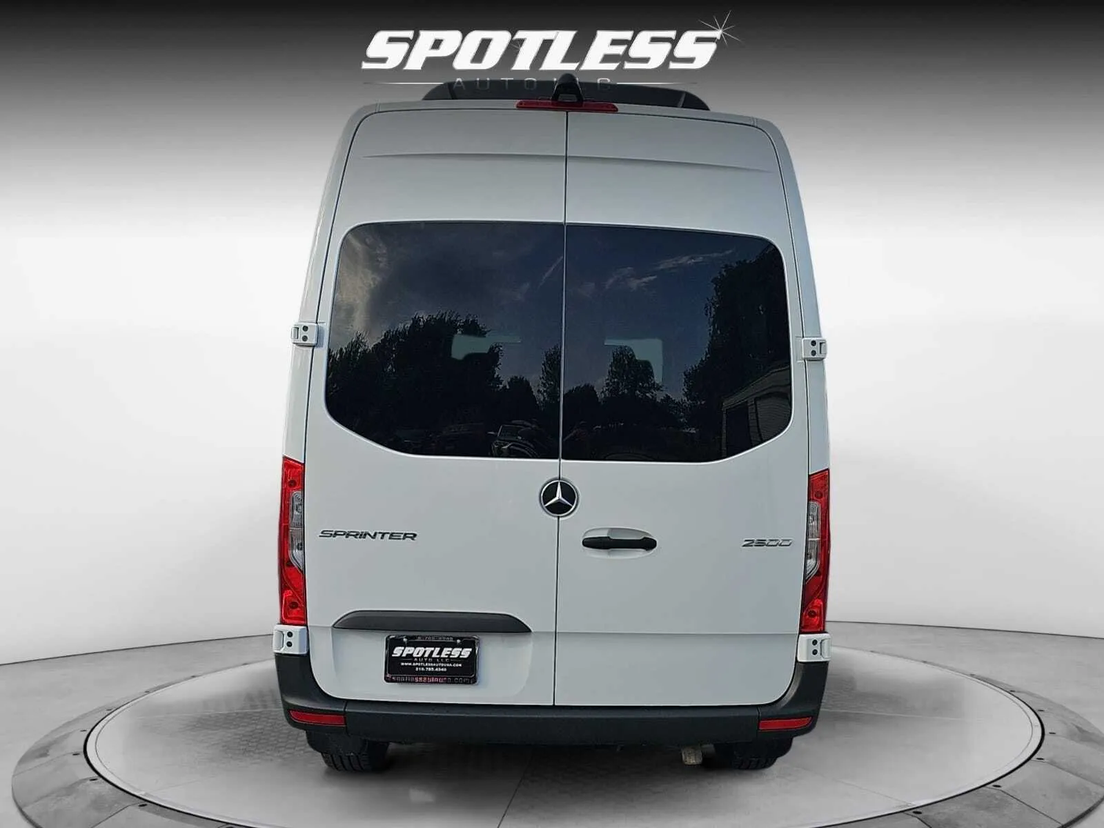 Mercedes-Benz Sprinter photo 6