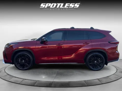 Another view of 2024 Toyota Highlander XSE for sale in San Antonio, TX at Spotless Auto Loop 1604