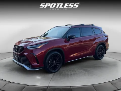 Red 2024 Toyota Highlander XSE for sale in San Antonio, TX