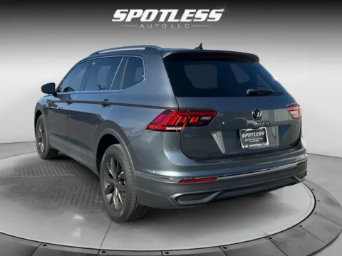 More photos of 2022 Volkswagen Tiguan SE 4Motion at Spotless Auto Loop 1604, TX