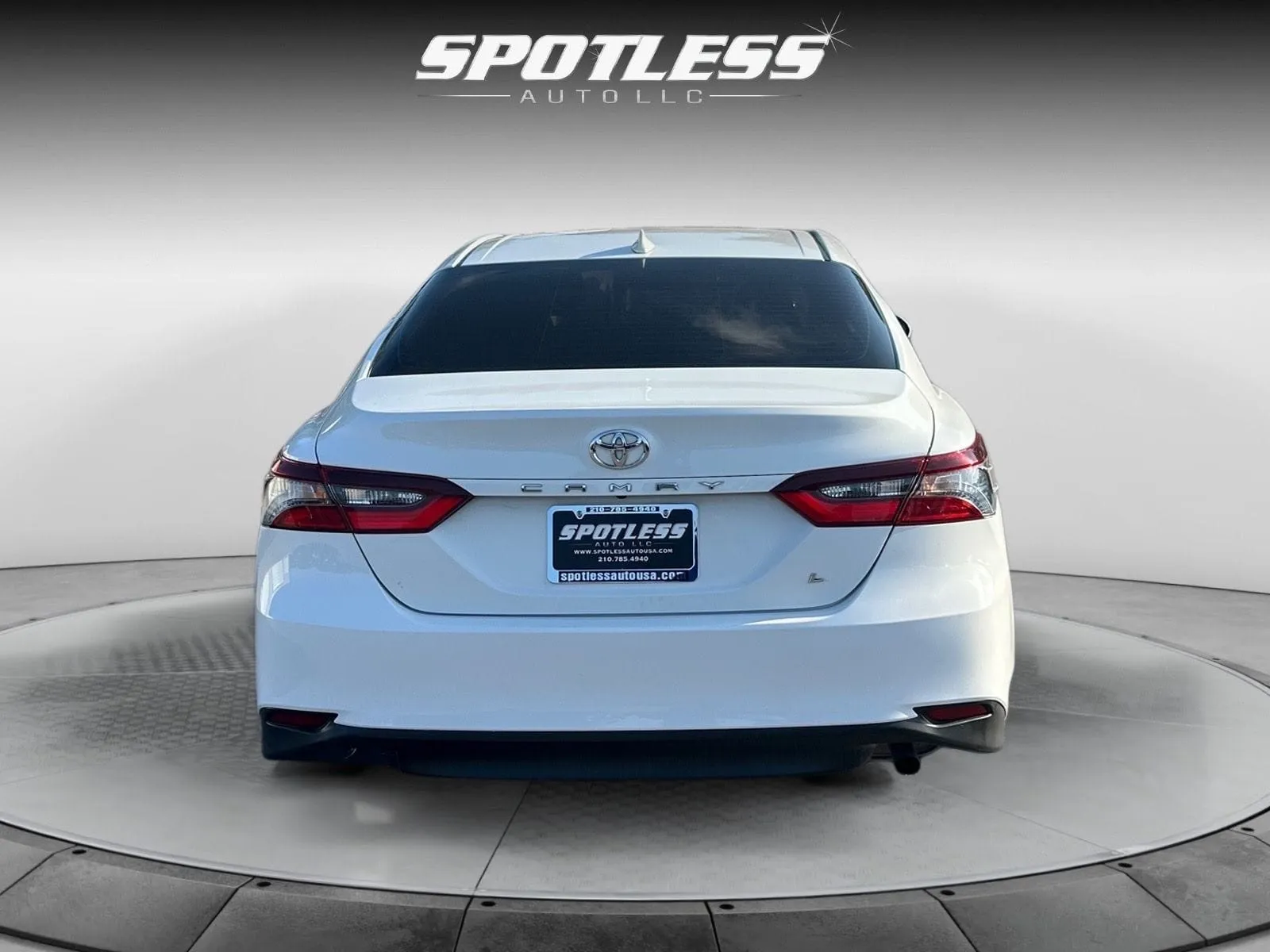 Toyota Camry photo 6
