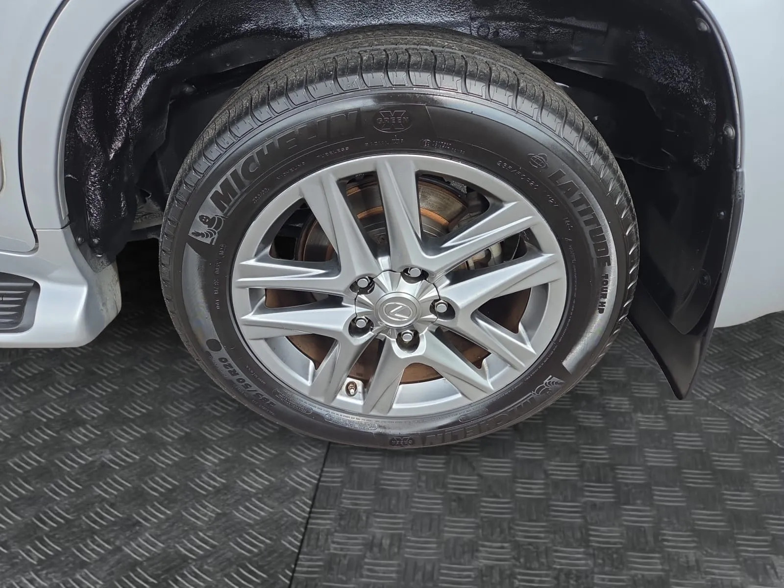 Lexus LX photo 15