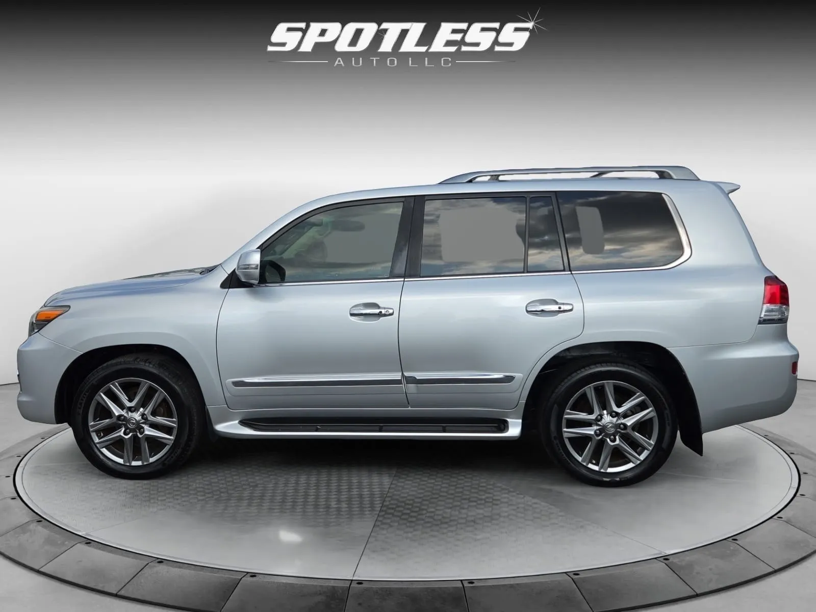 Lexus LX photo 3