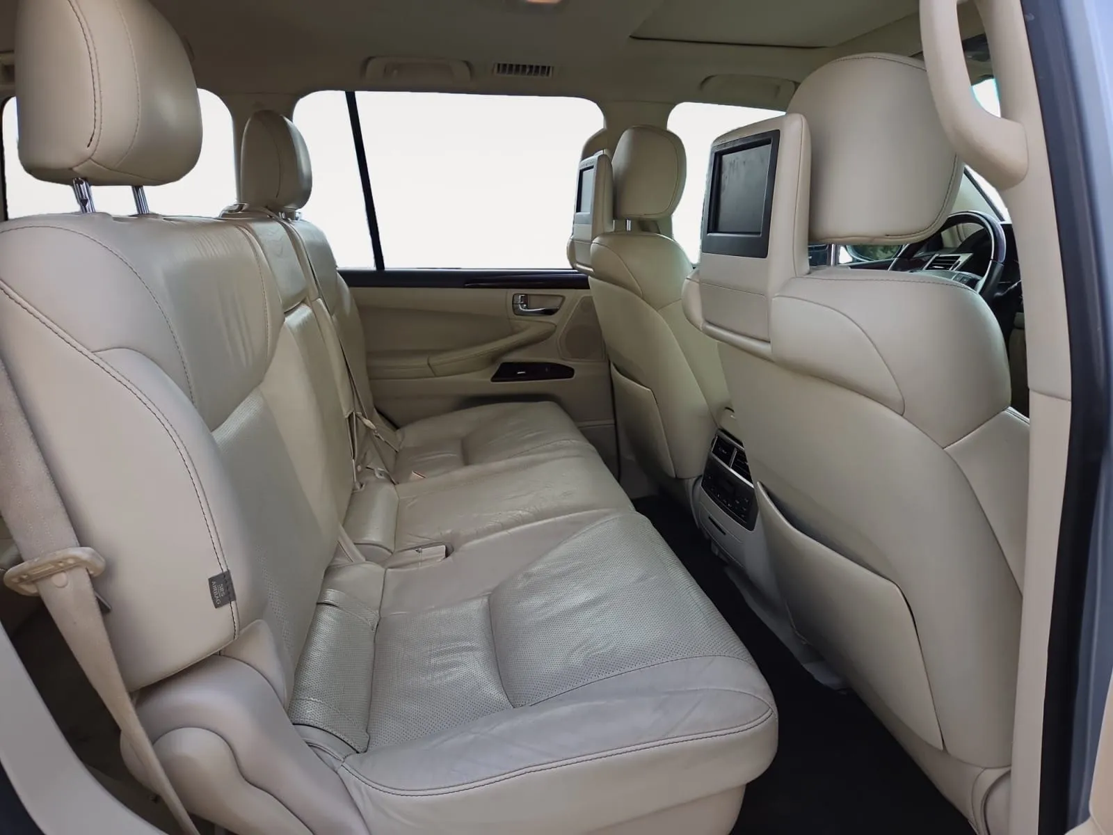 Lexus LX photo 25