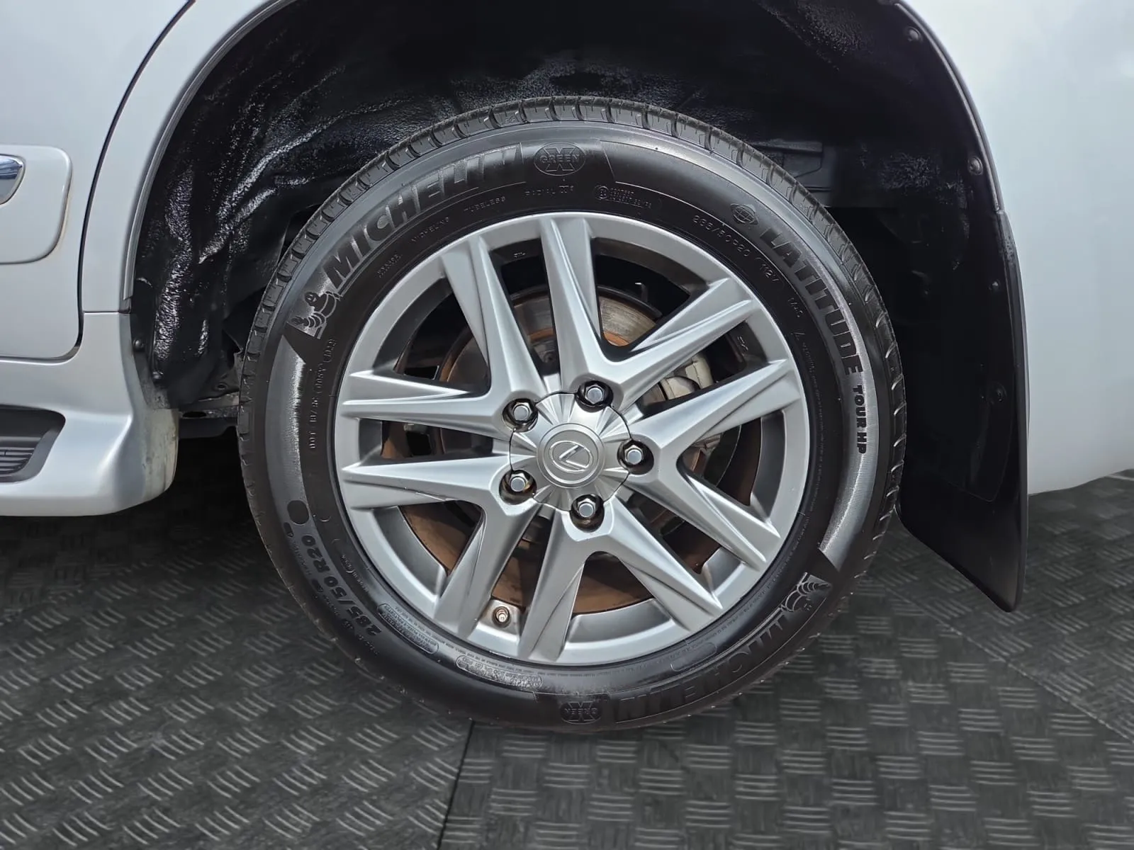 Lexus LX photo 14