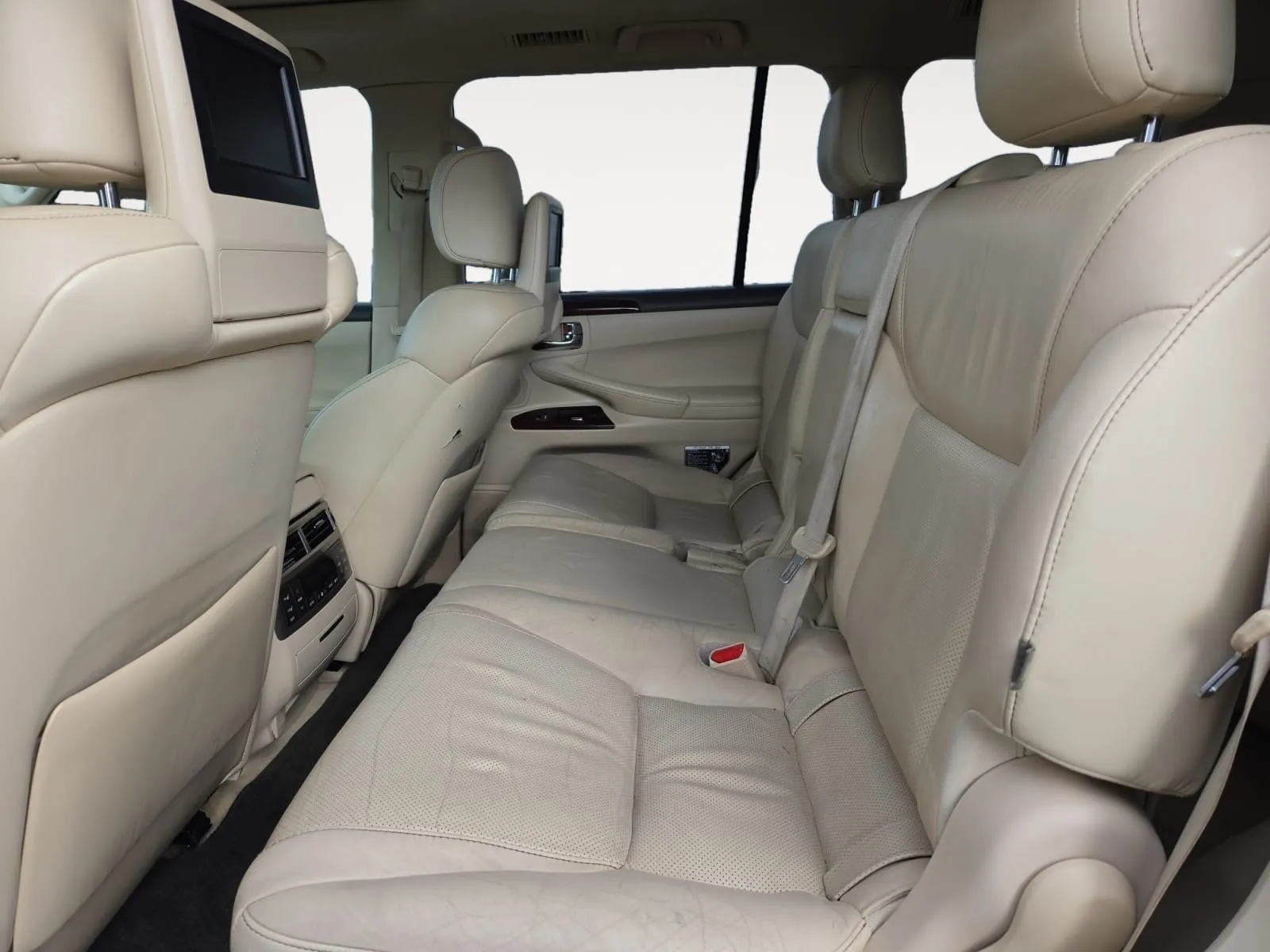 Lexus LX photo 26