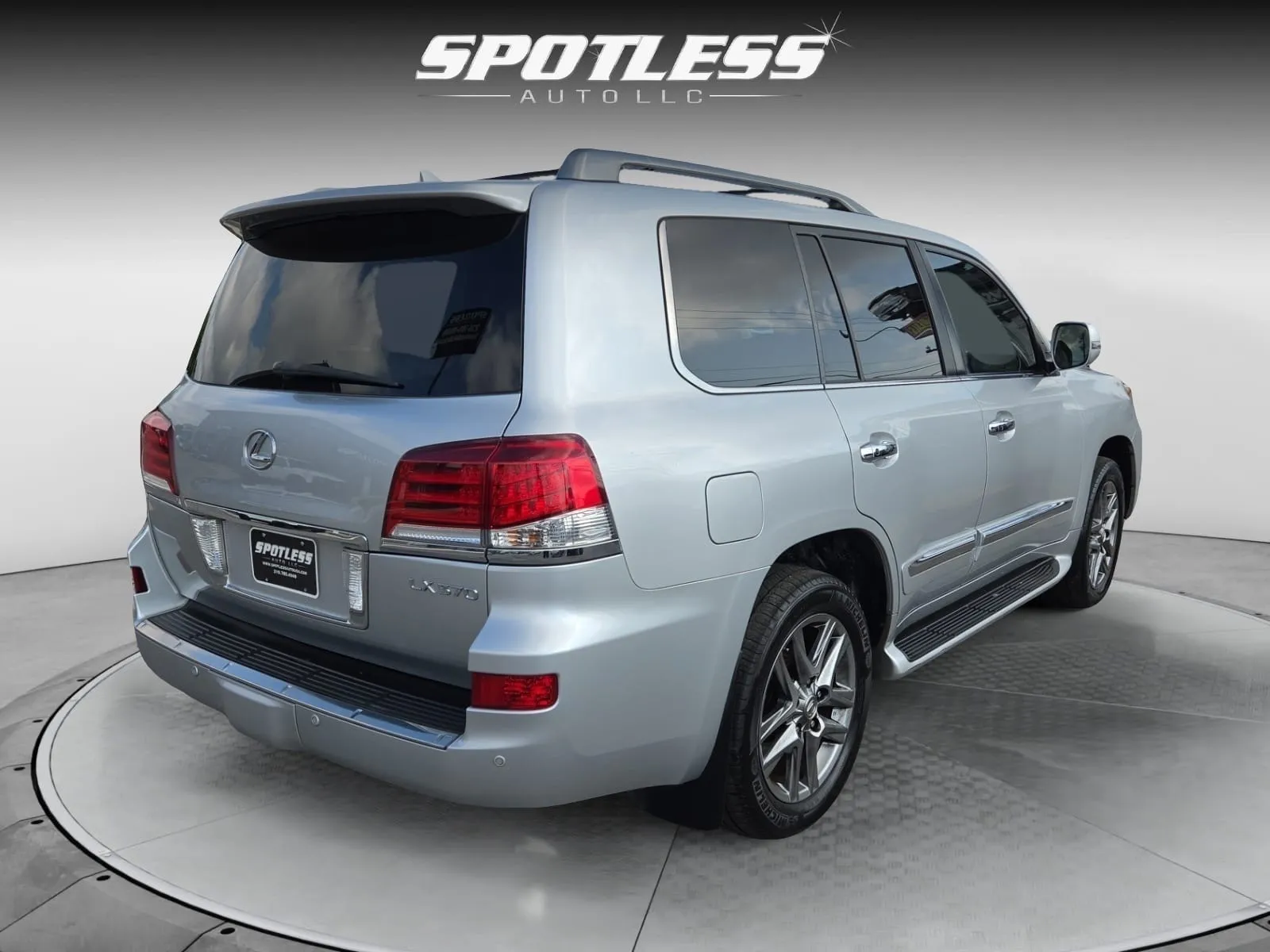 Lexus LX photo 9