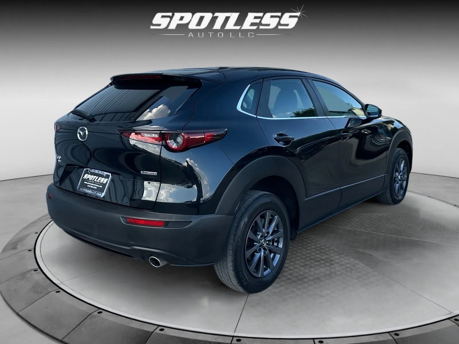 Mazda CX-30 photo 9