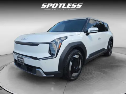 Another view of 2024 Kia EV9 Light Long Range for sale in San Antonio, TX at Spotless Auto Loop 1604