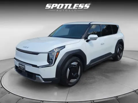 White 2024 Kia EV9 Light Long Range for sale in San Antonio, TX