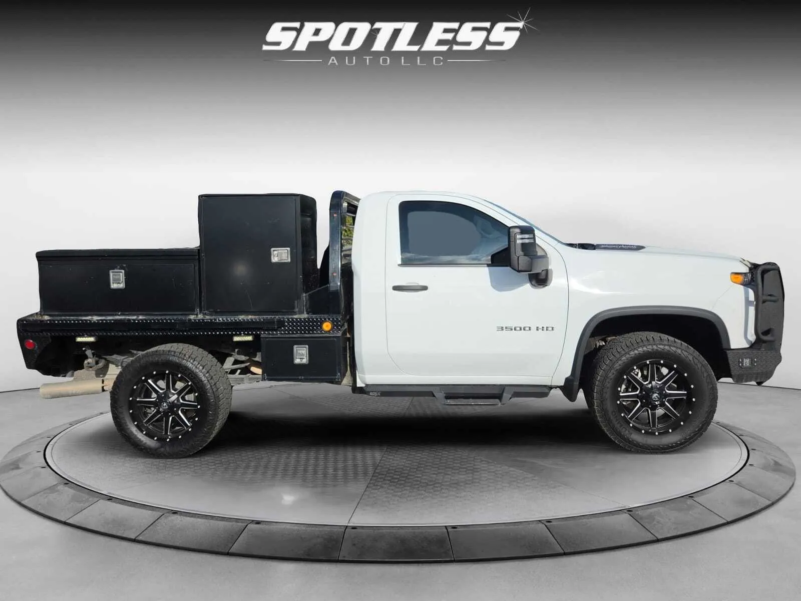 Chevrolet Silverado photo 8