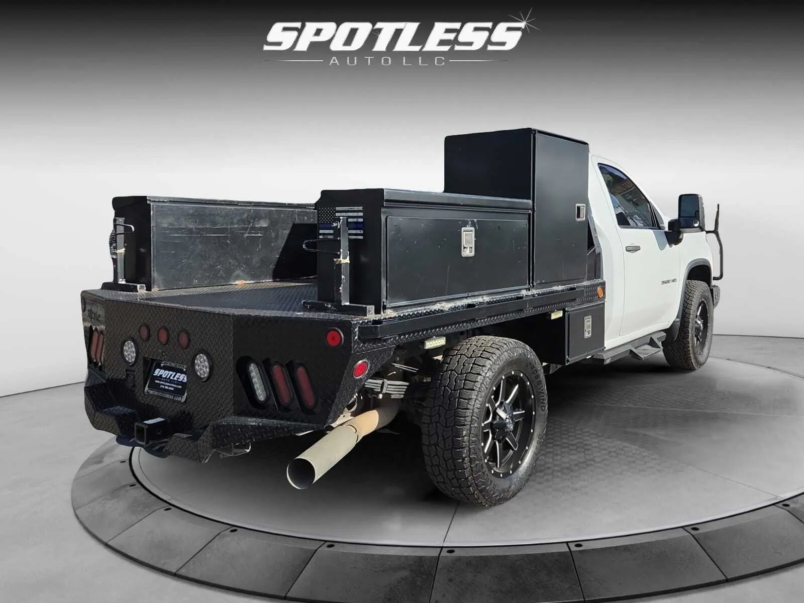 Chevrolet Silverado photo 7