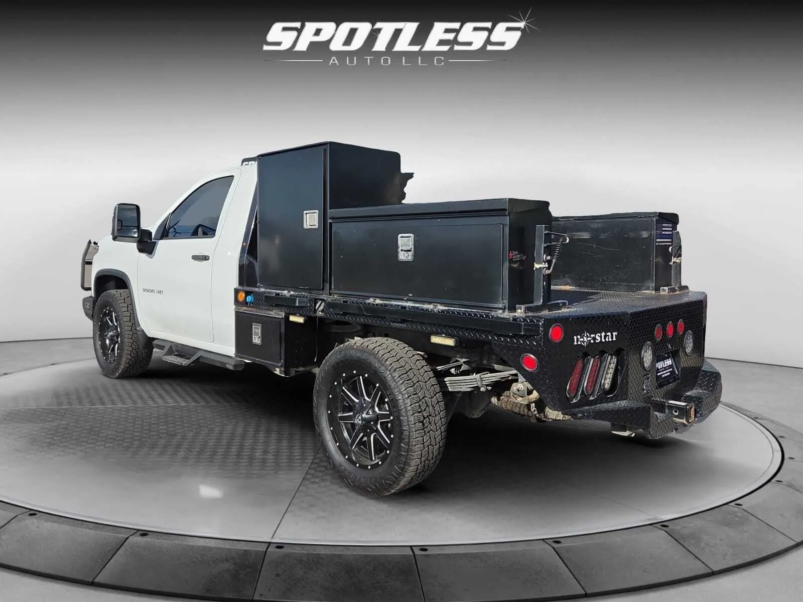 Chevrolet Silverado photo 5