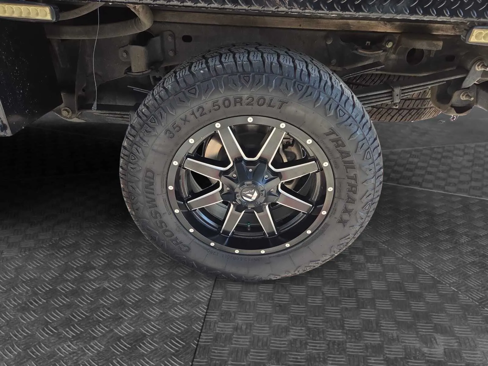 Chevrolet Silverado photo 14