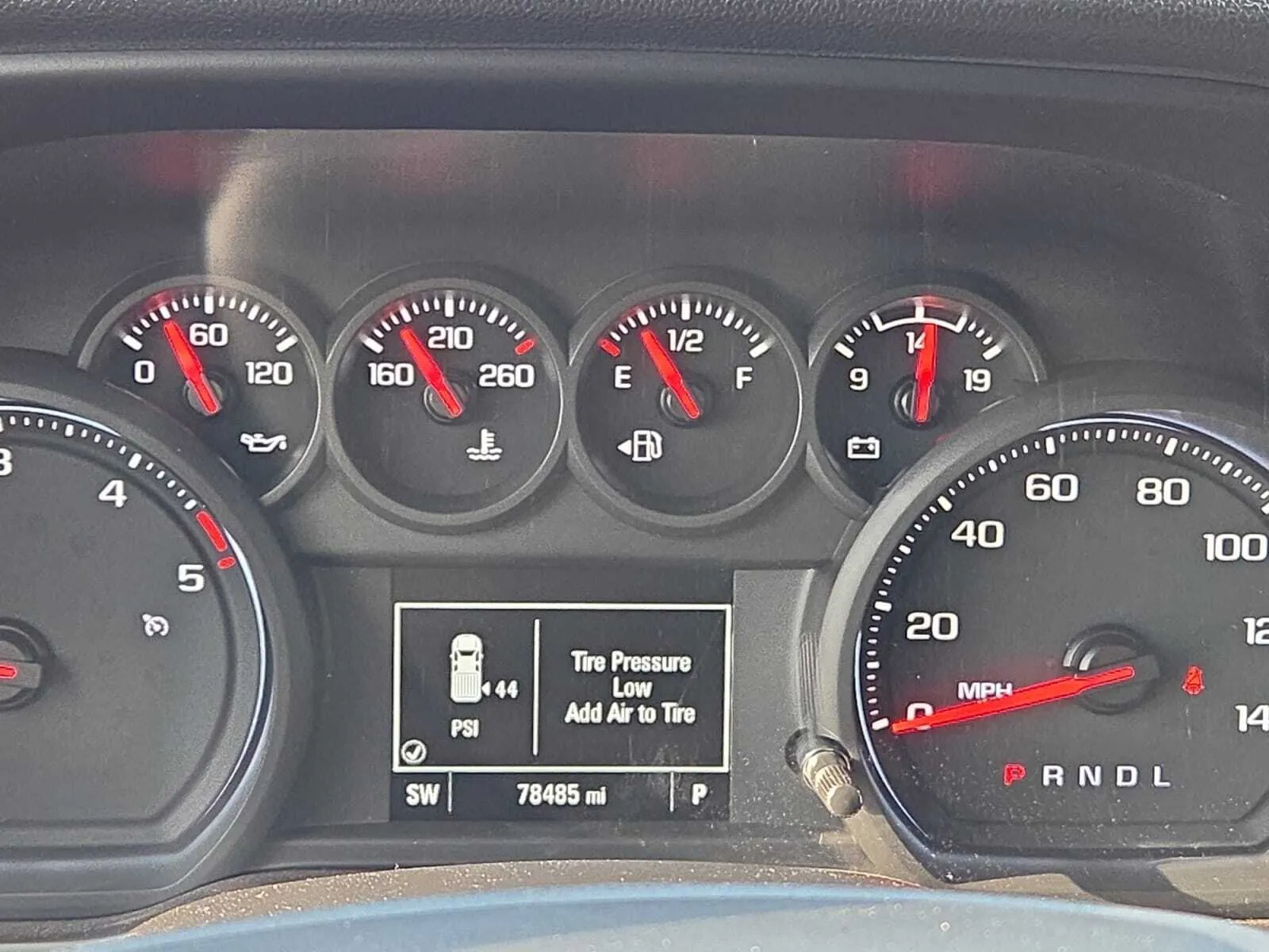 Chevrolet Silverado photo 18