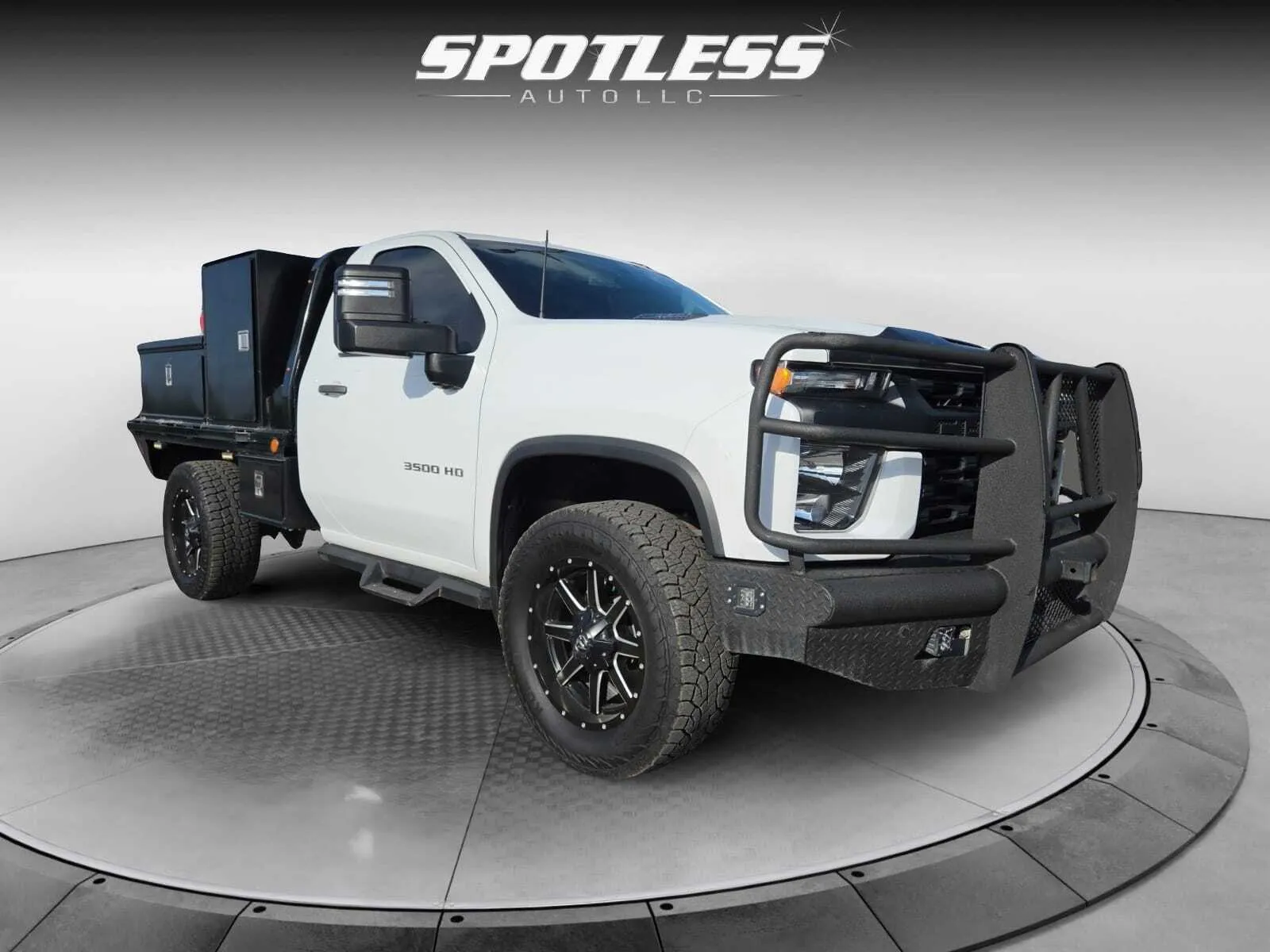 Chevrolet Silverado photo 11