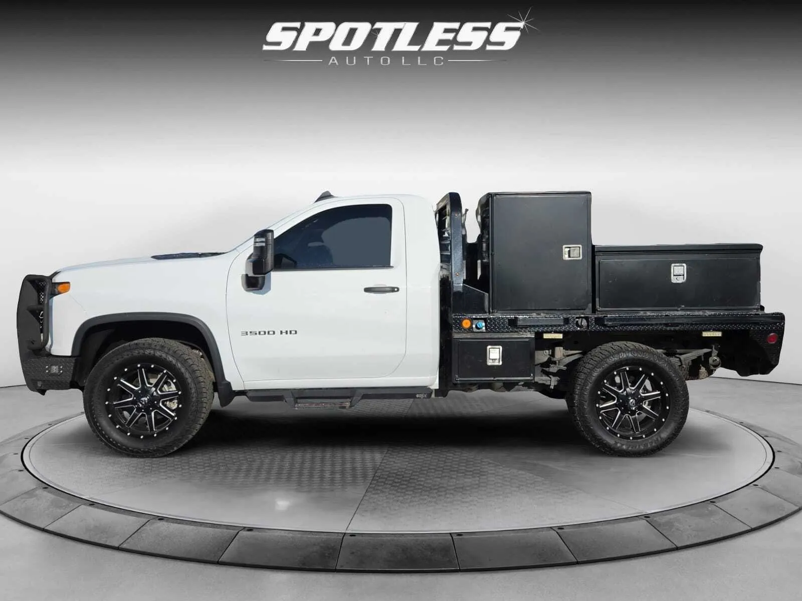 Chevrolet Silverado photo 4