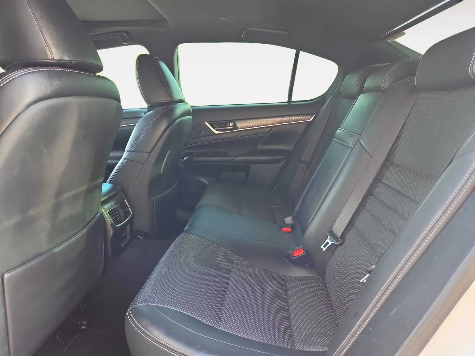 Lexus GS photo 24