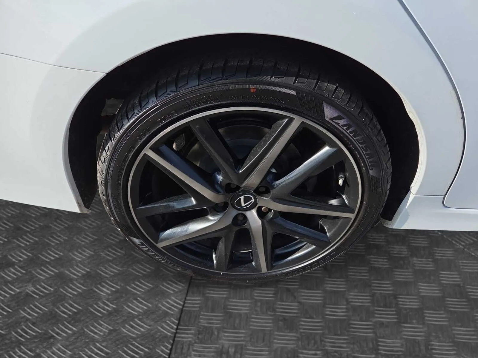 Lexus GS photo 15