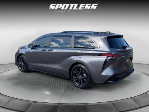 More photos of 2022 Toyota Sienna XSE 7-Passenger at Spotless Auto Loop 1604, TX