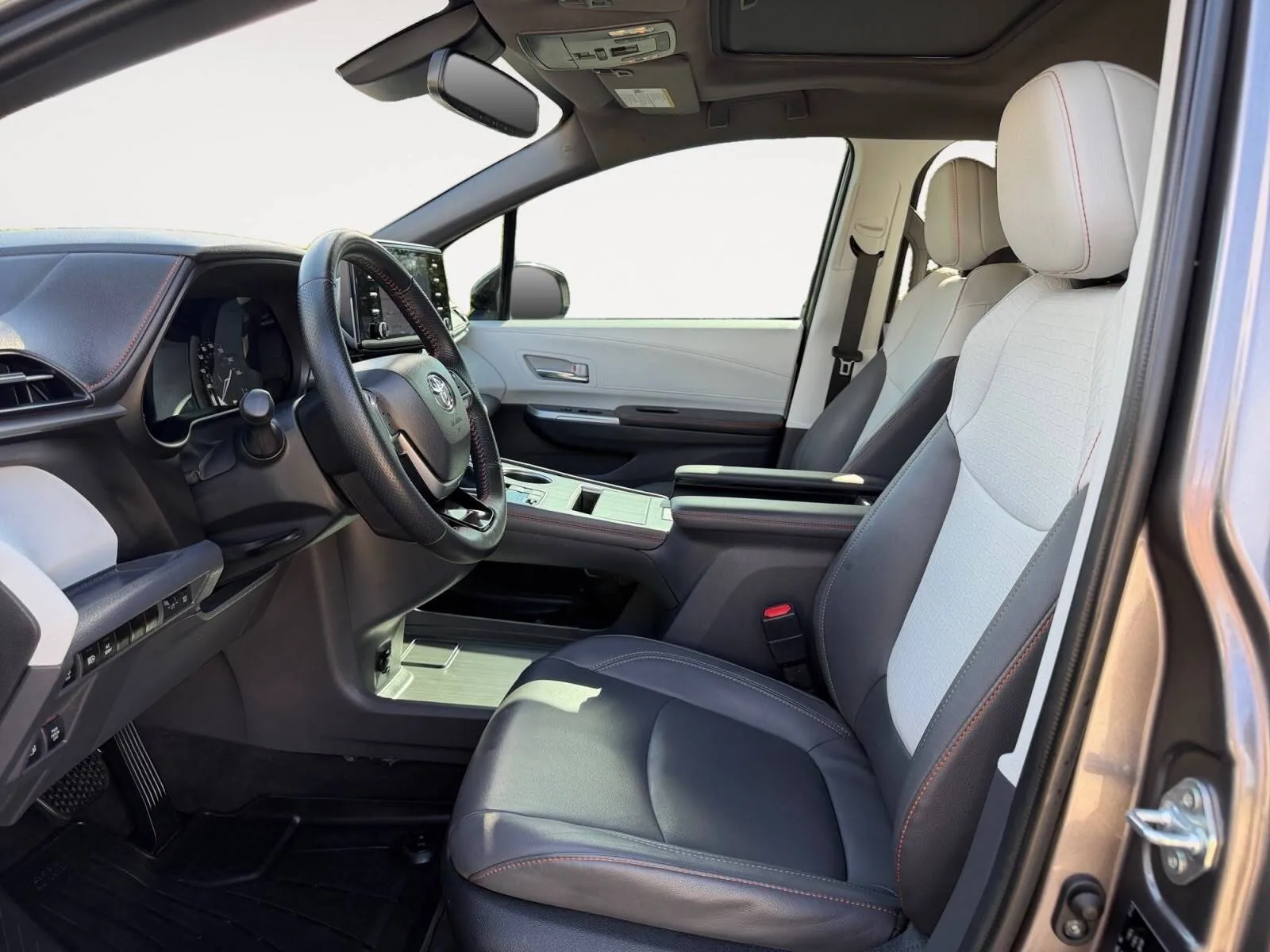 Toyota Sienna photo 19