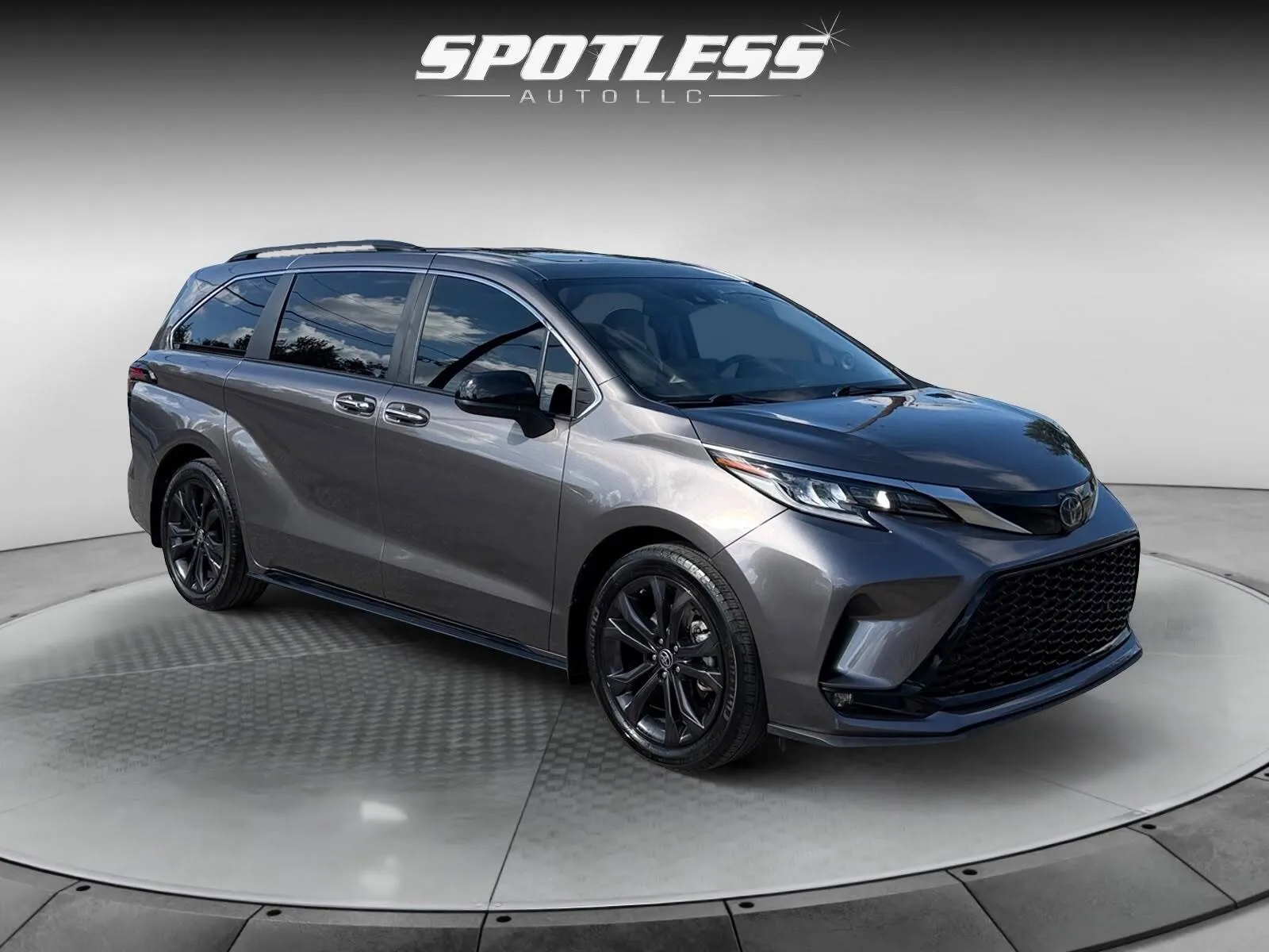 Toyota Sienna photo 9