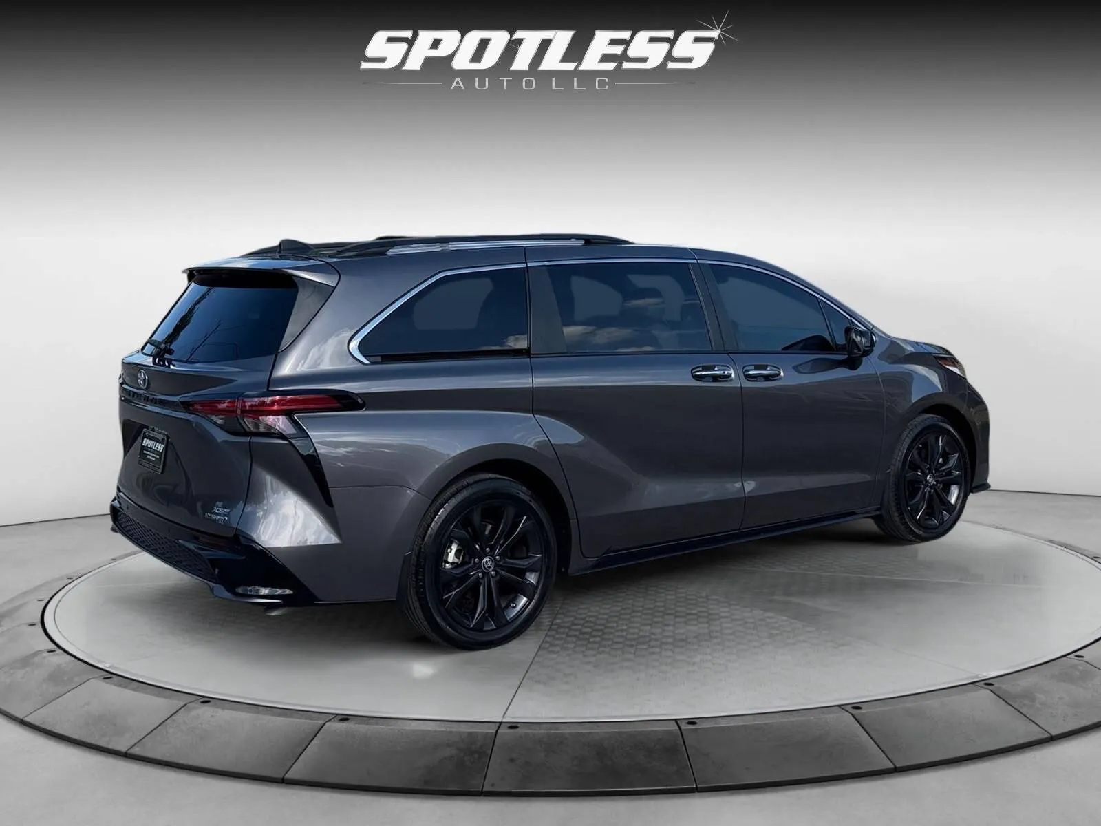 Toyota Sienna photo 7