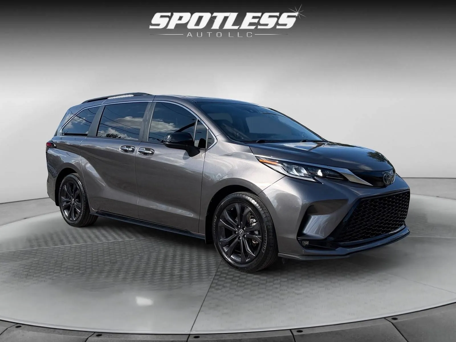 Toyota Sienna photo 11