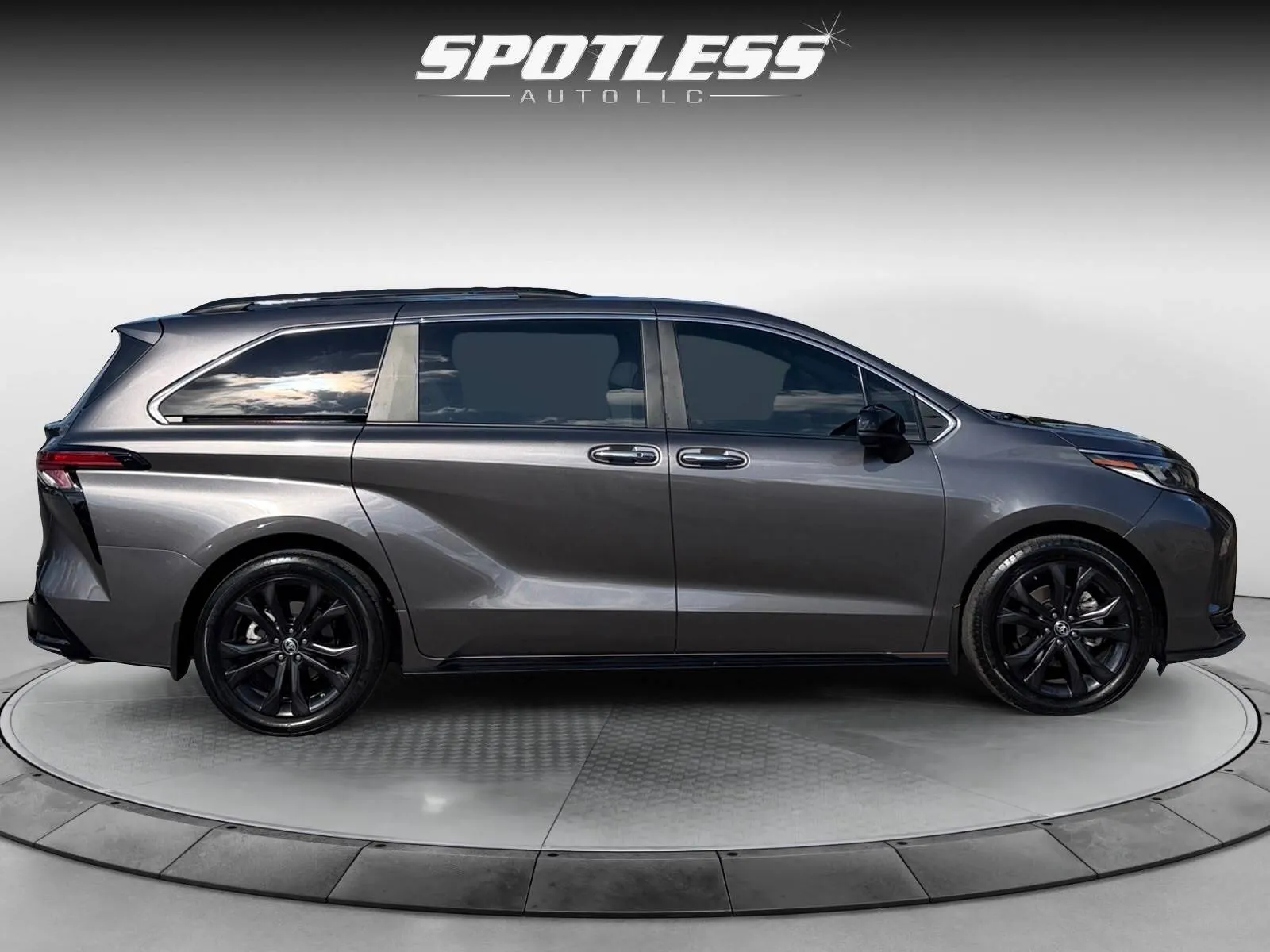 Toyota Sienna photo 8