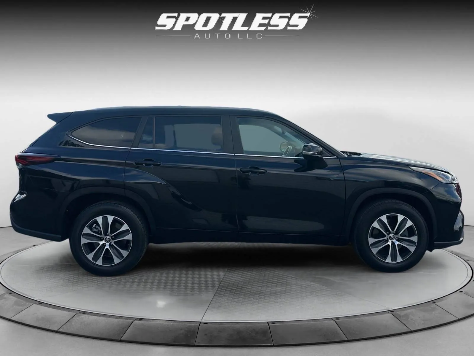 Toyota Highlander photo 8