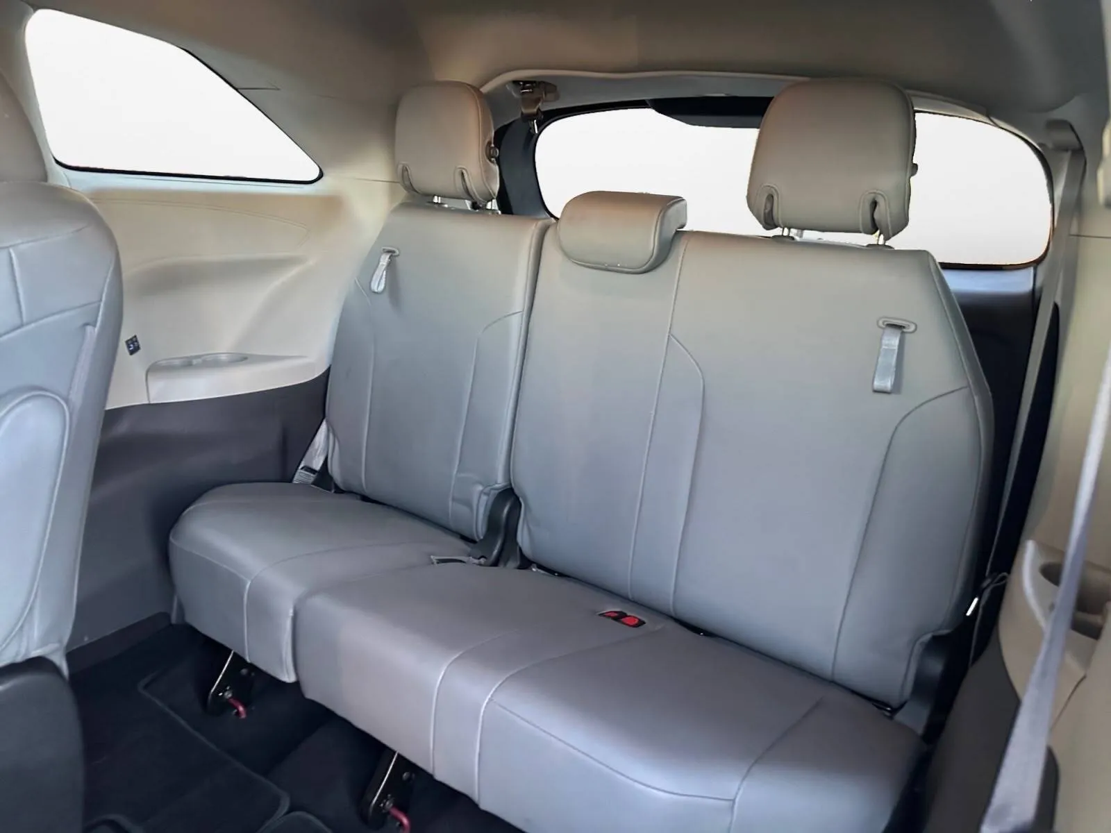 Toyota Sienna photo 21