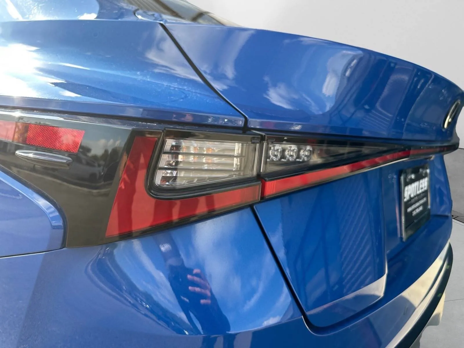 Lexus IS photo 13