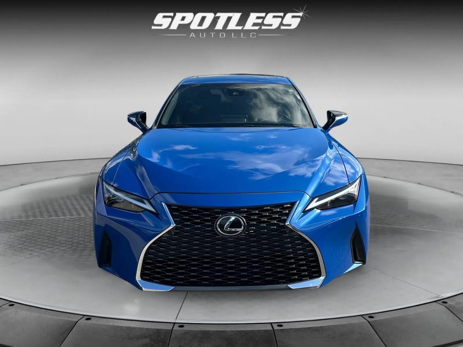 Lexus IS photo 10