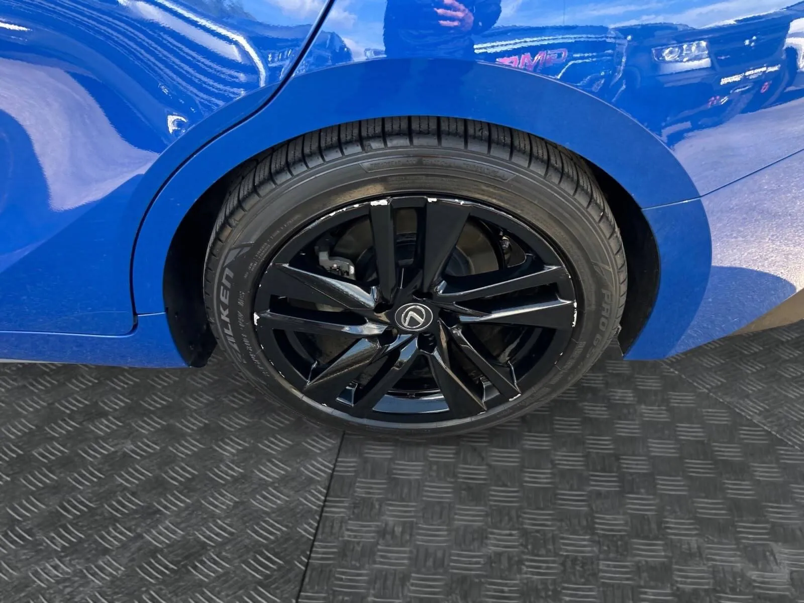 Lexus IS photo 15