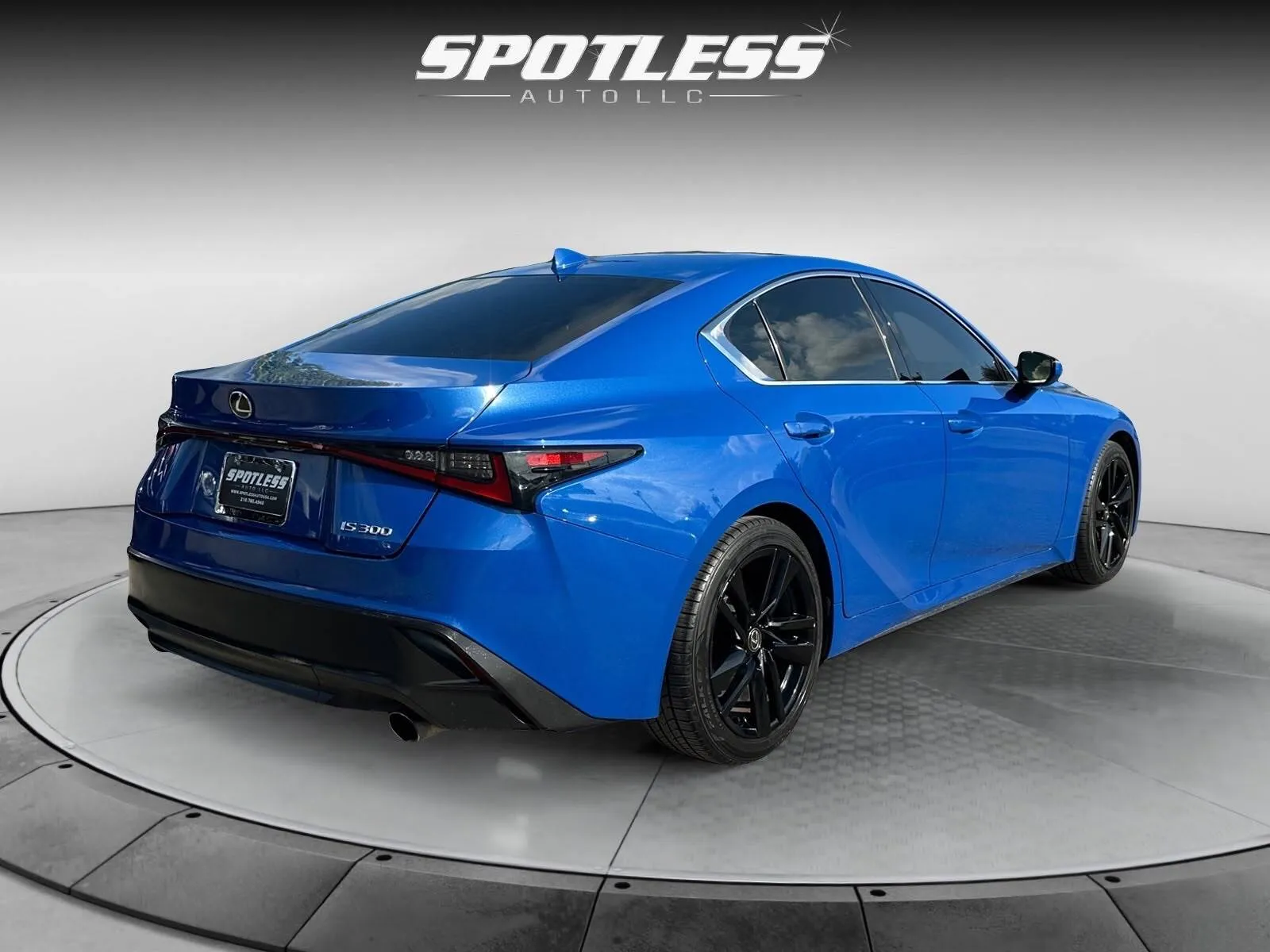 Lexus IS photo 7