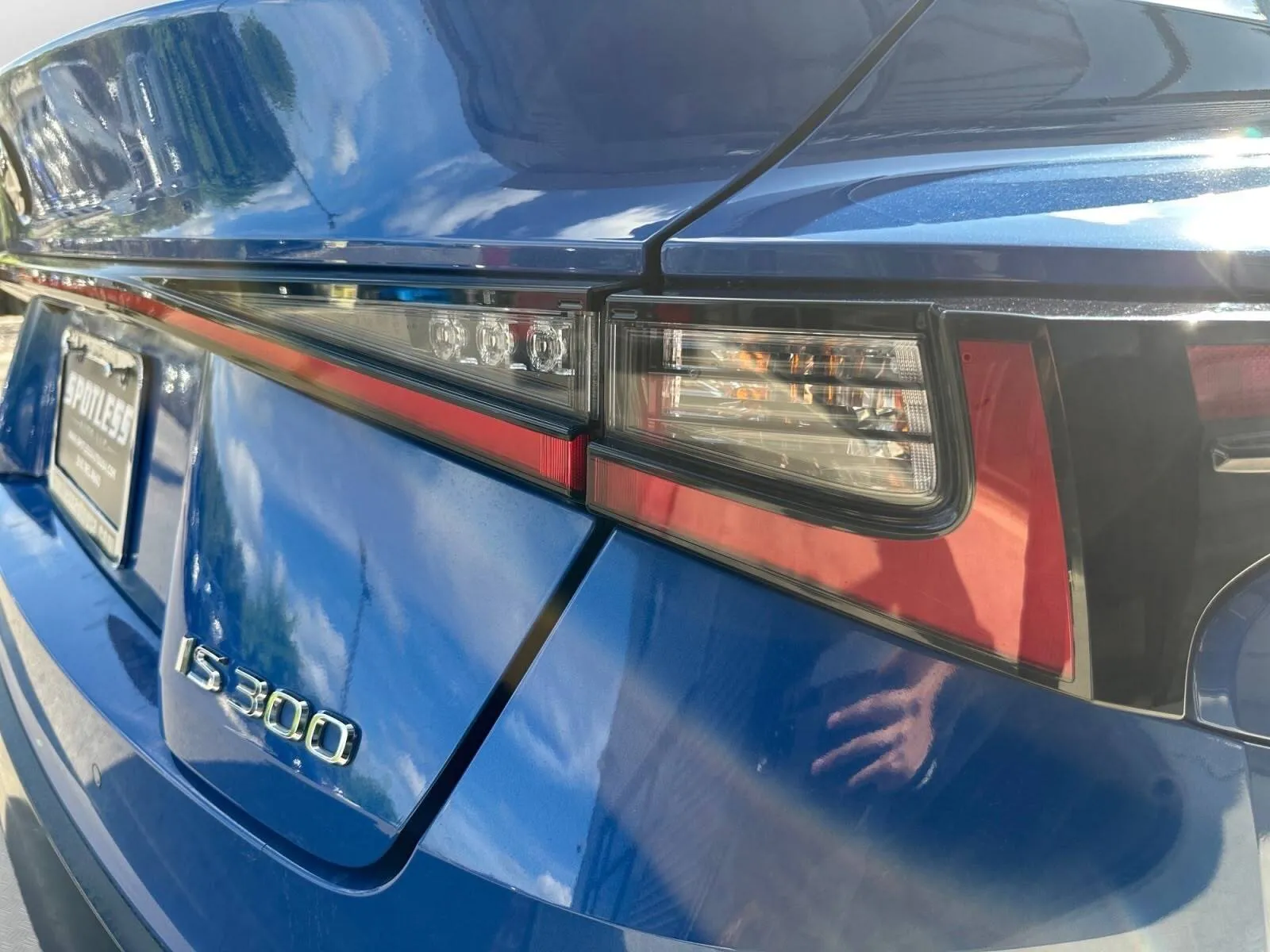 Lexus IS photo 12