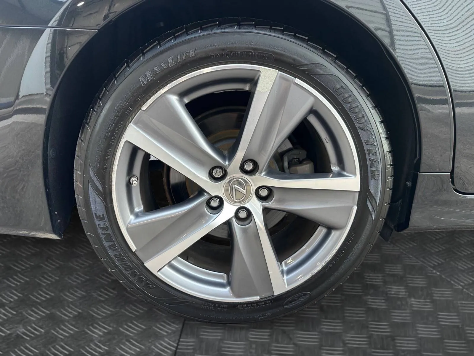 Lexus GS photo 14