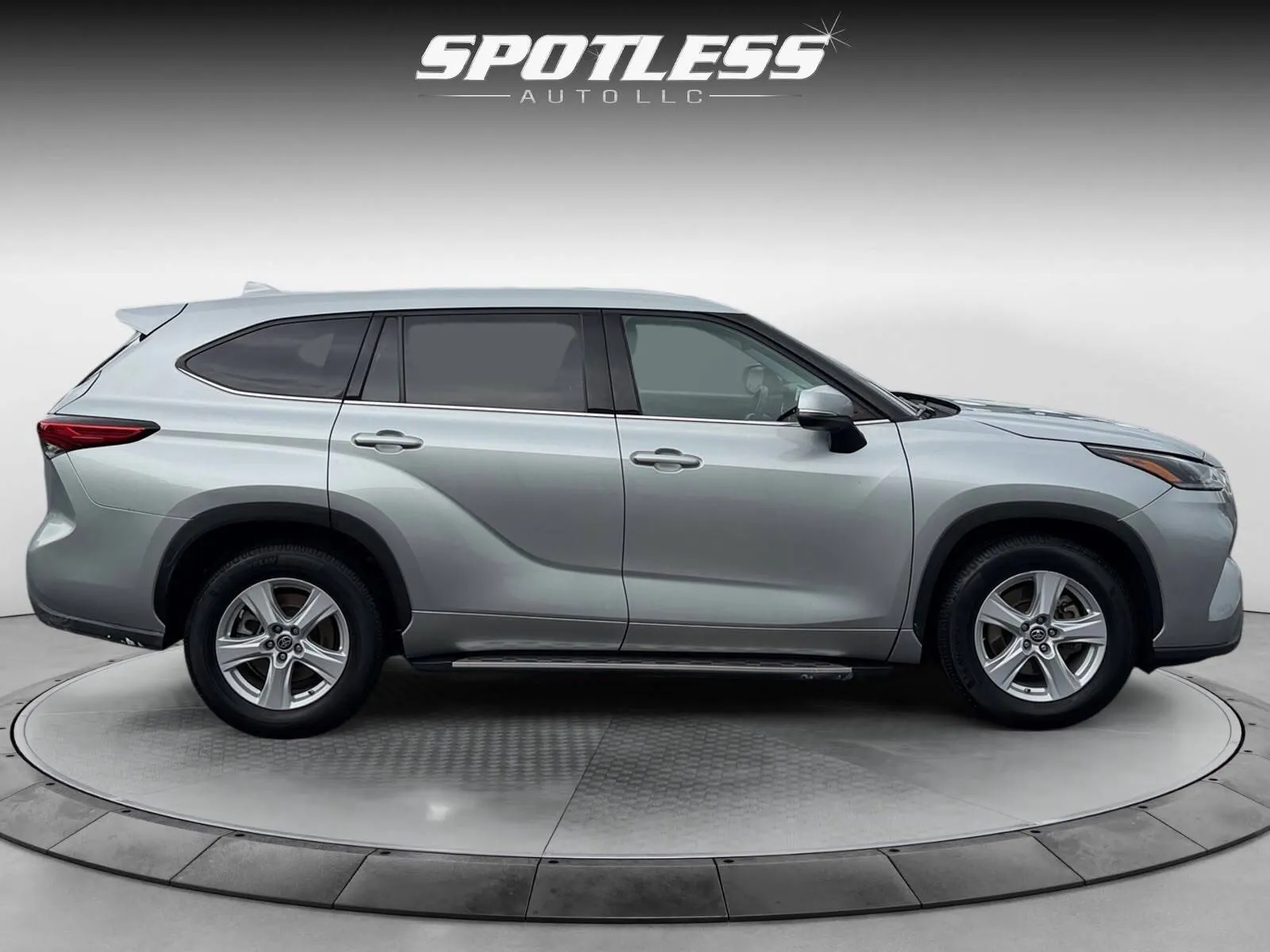 Toyota Highlander photo 8