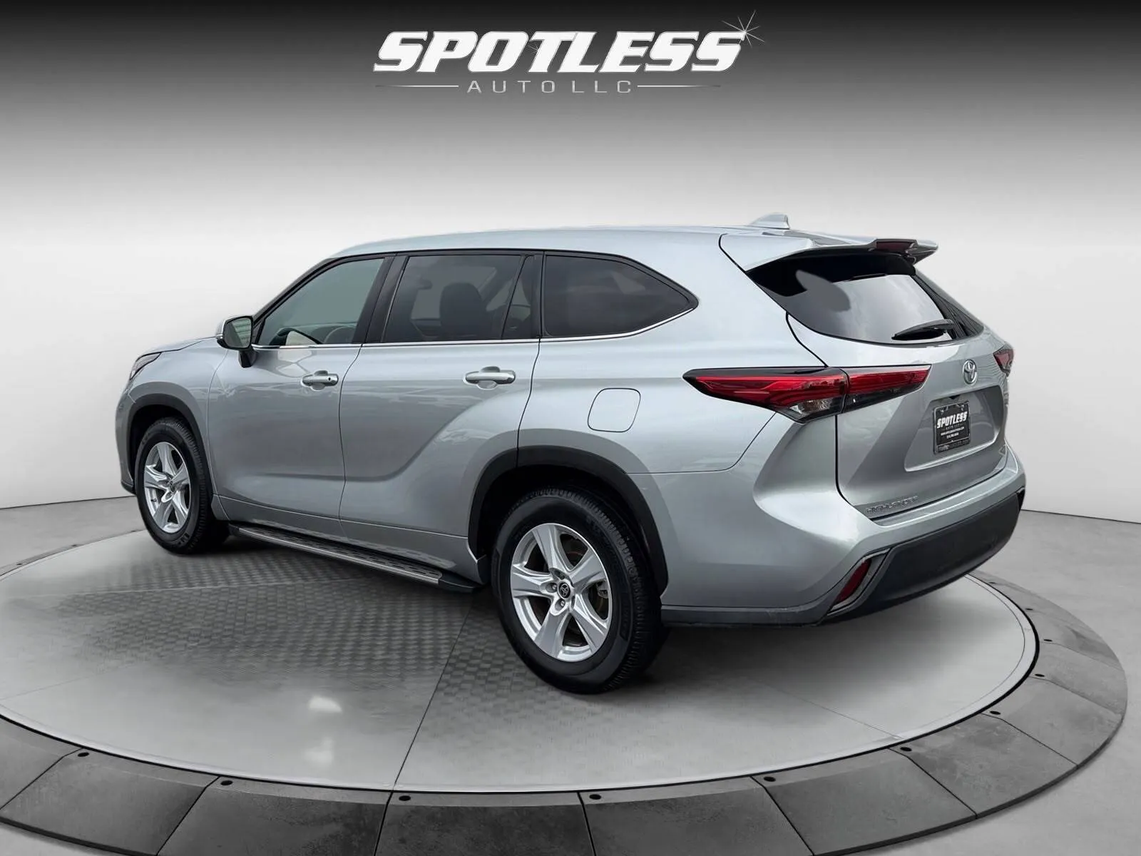 Toyota Highlander photo 5