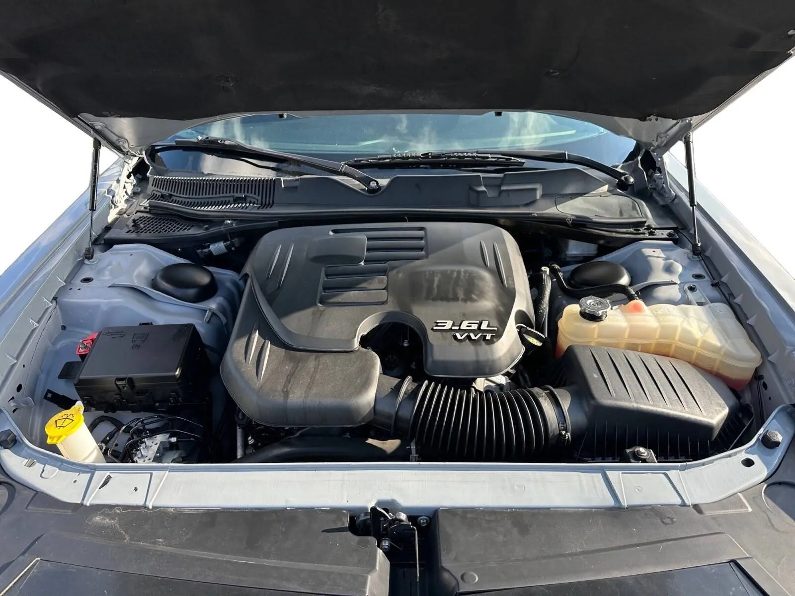Dodge Challenger photo 16