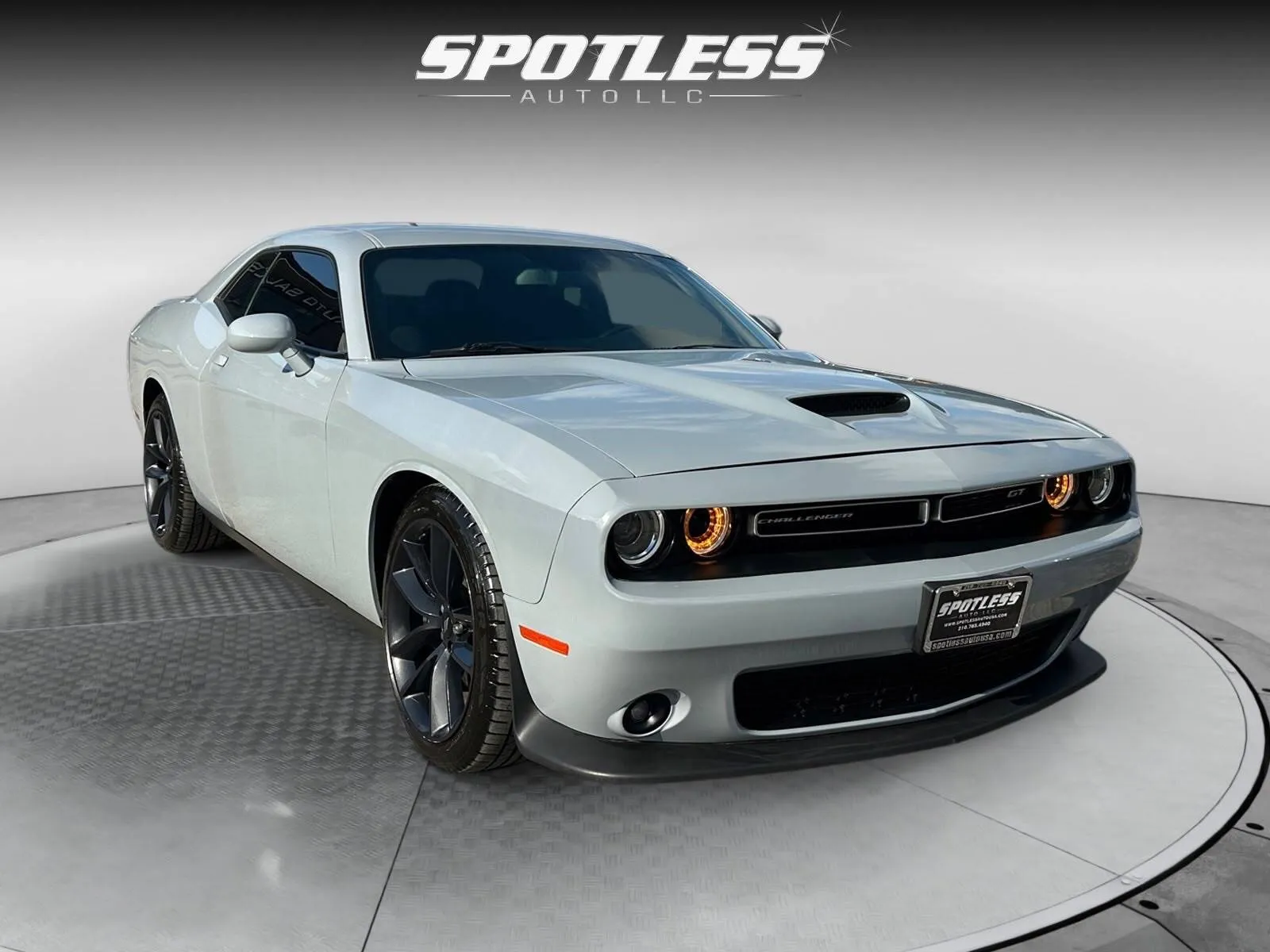 Dodge Challenger photo 11