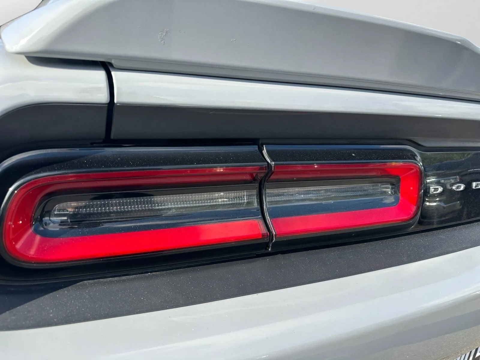 Dodge Challenger photo 12