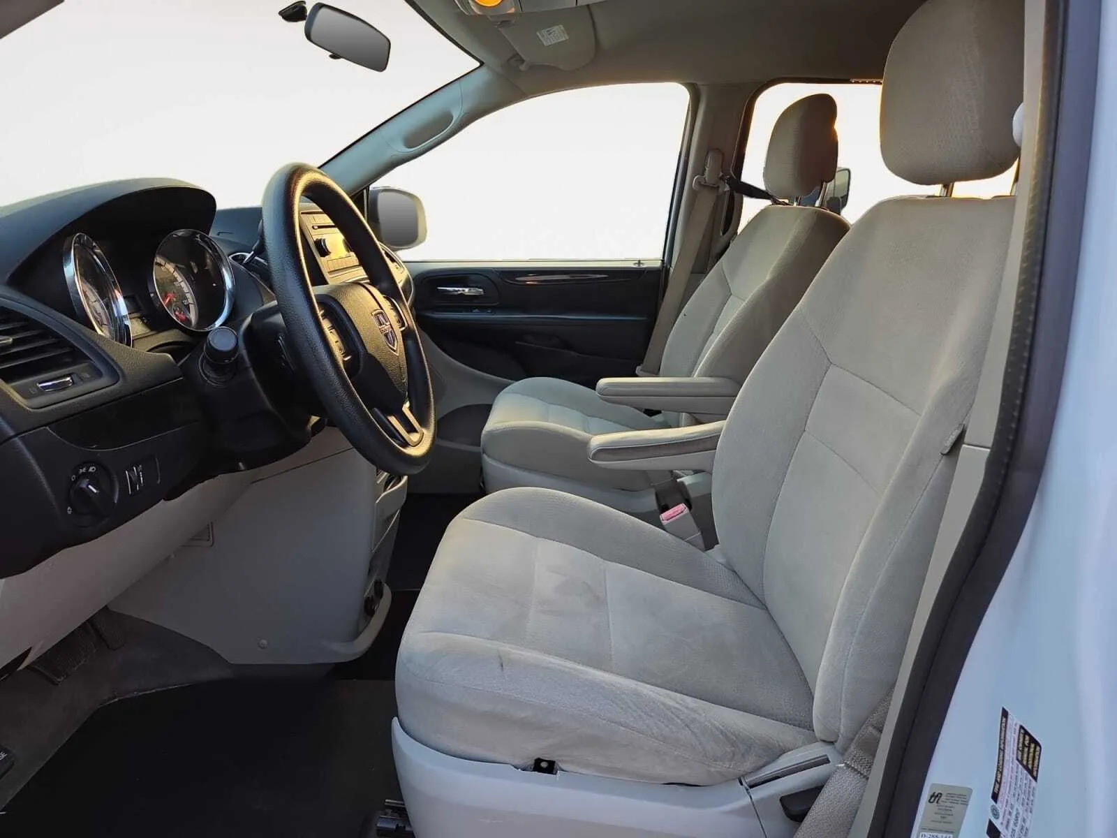Dodge Grand Caravan photo 19