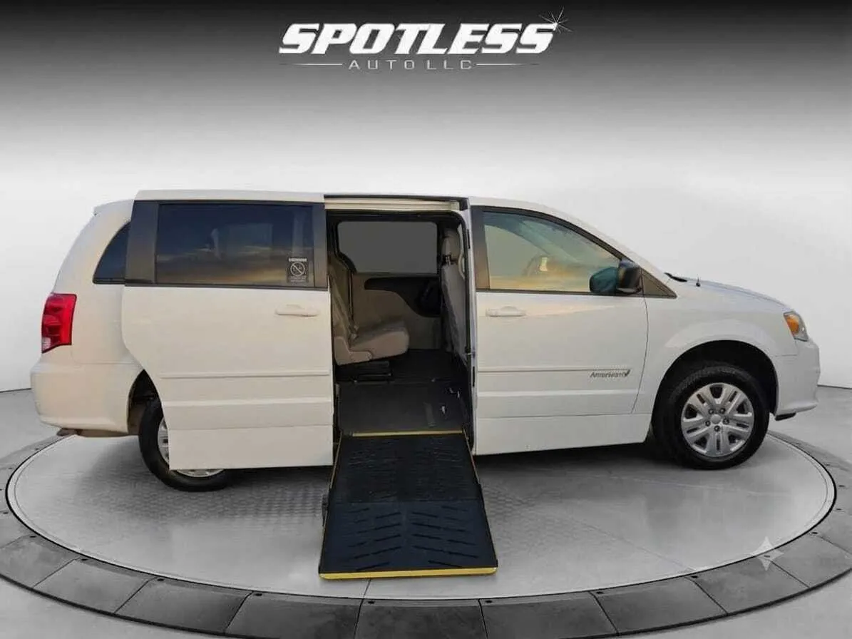 Dodge Grand Caravan photo 14