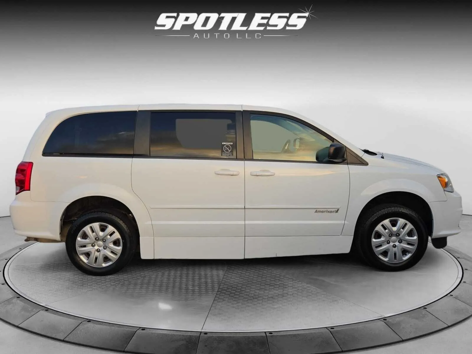 Dodge Grand Caravan photo 8