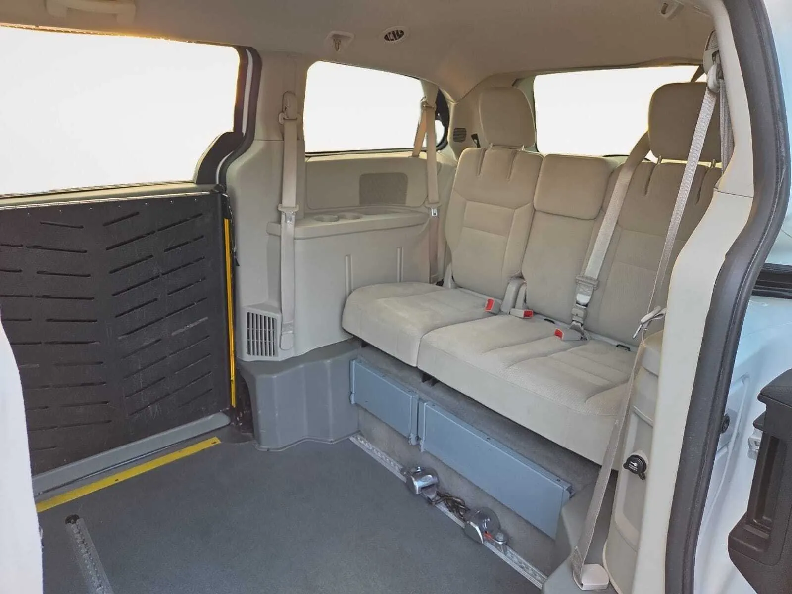 Dodge Grand Caravan photo 23