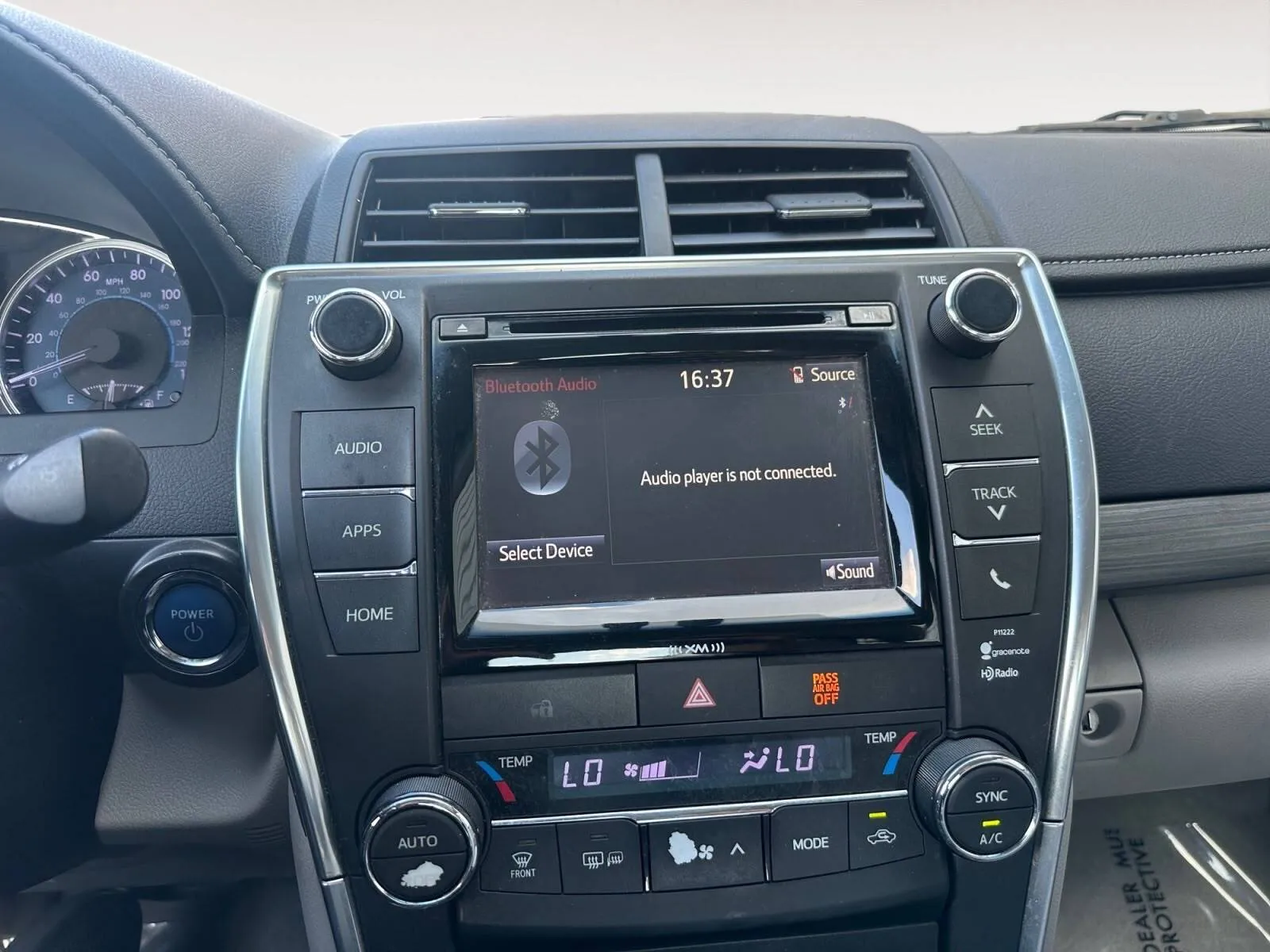 Toyota Camry photo 24