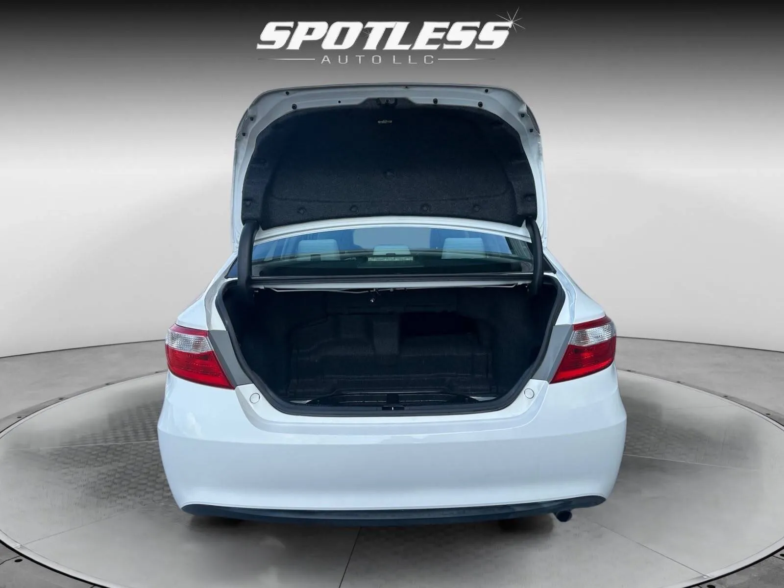 Toyota Camry photo 26