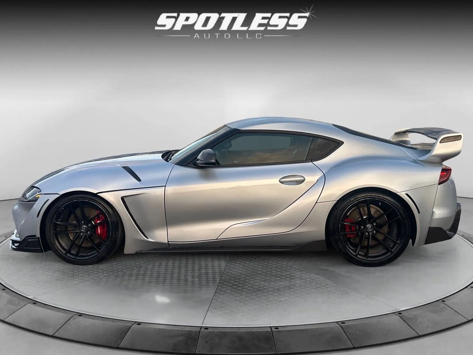 Toyota Supra photo 4